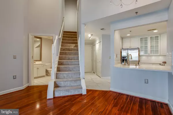 Arlington, VA 22201,2310 14TH ST N #402