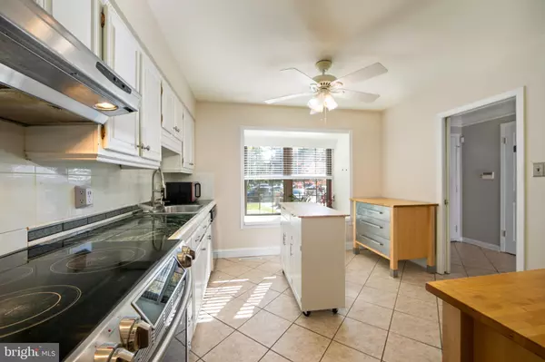 Cherry Hill, NJ 08034,723 KINGS CROFT