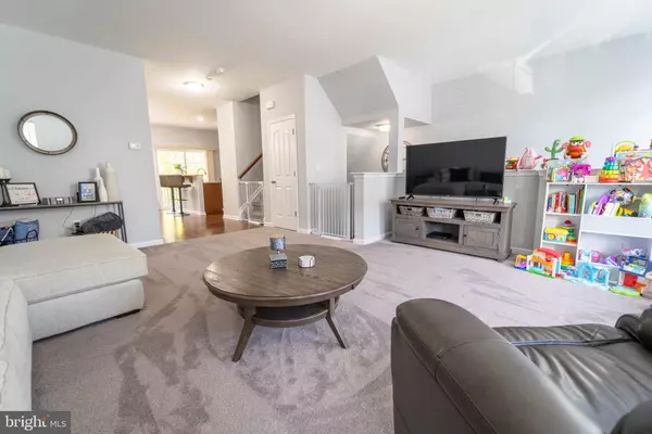 Burlington, NJ 08016,145 CREEKSIDE WAY