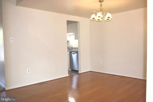 Lorton, VA 22079,7438 ARDGLASS DR