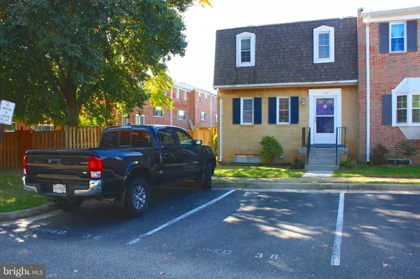 Lorton, VA 22079,7438 ARDGLASS DR