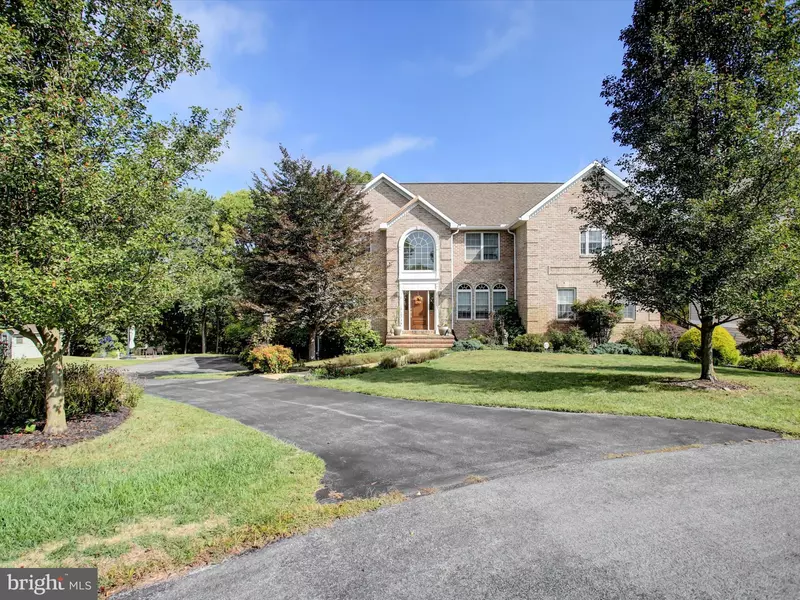 8140 GOLF VISTA DR, Greencastle, PA 17225