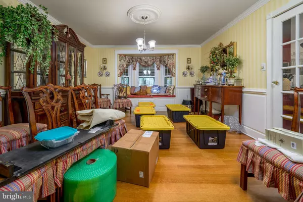 Woodbury, NJ 08096,137 TREELINE DR