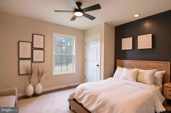 Luray, VA 22835,161 RIDGE LOOP