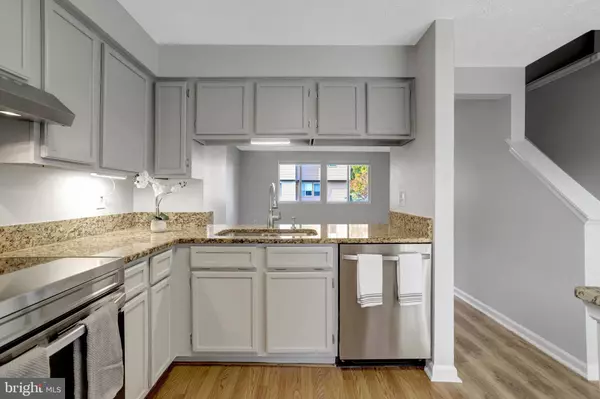 Lorton, VA 22079,8542 BLUE ROCK LN