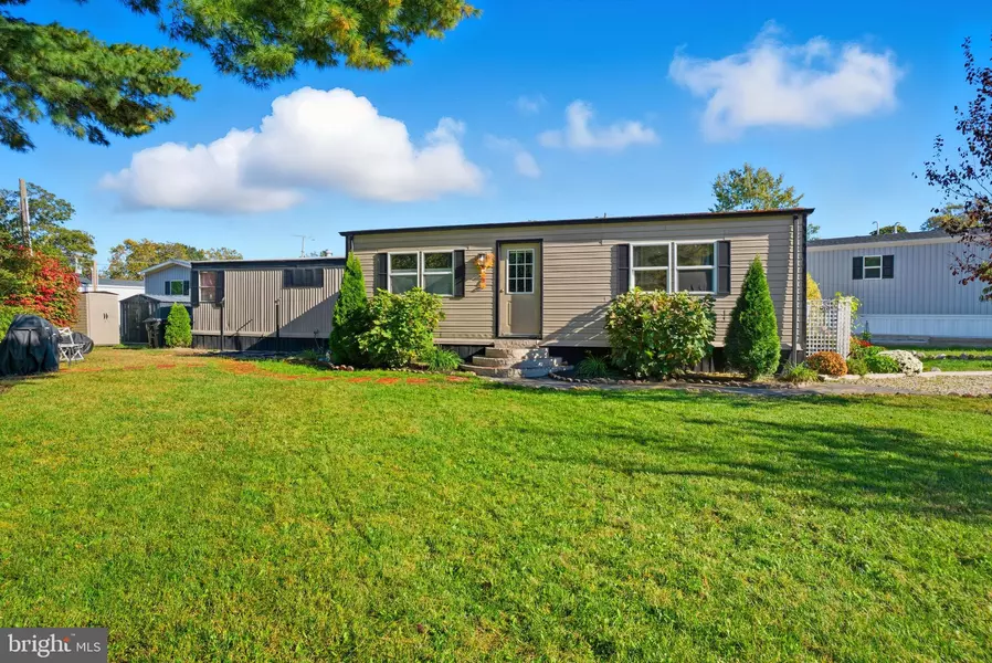 735 WOODSIDE DR, Mullica Hill, NJ 08062