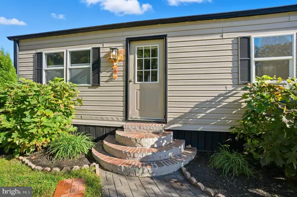 Mullica Hill, NJ 08062,735 WOODSIDE DR