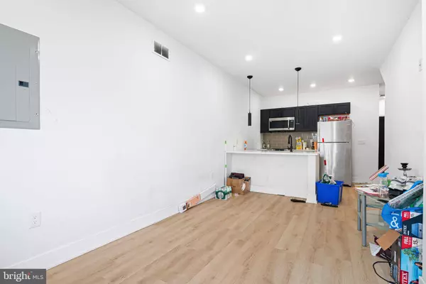 Philadelphia, PA 19133,916 W SOMERSET ST