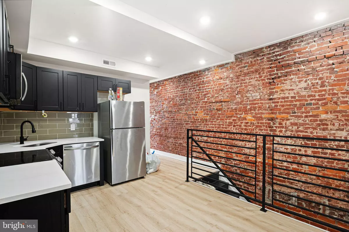 Philadelphia, PA 19133,916 W SOMERSET ST