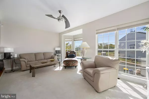 Riverside, NJ 08075,27 FIRETHORN LN