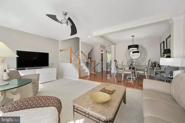 Riverside, NJ 08075,27 FIRETHORN LN