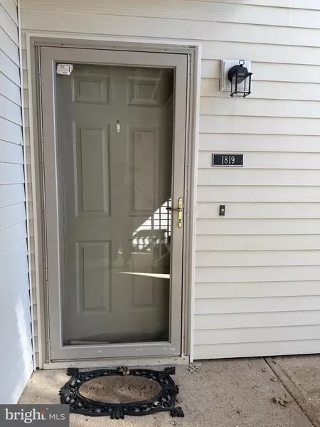 1819 RAVENS CREST DR, Plainsboro, NJ 08536