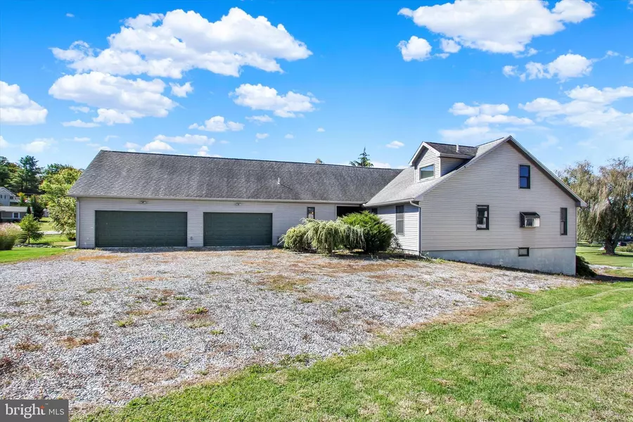 400 LAKE MEADE DR, East Berlin, PA 17316