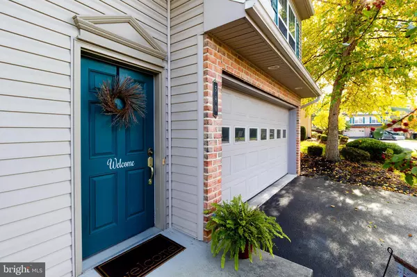 Mechanicsburg, PA 17055,580 MEADOWCROFT CIRCLE