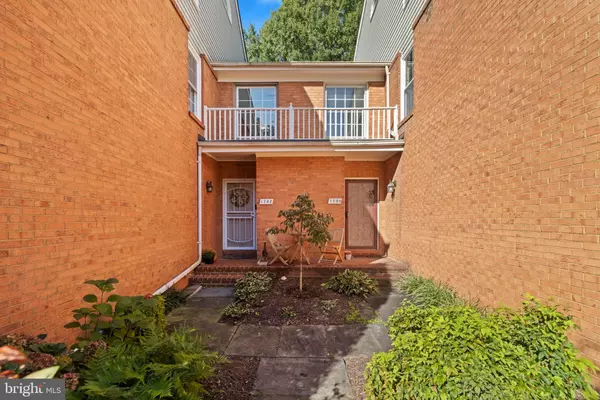 Alexandria, VA 22307,1792 DUFFIELD LN