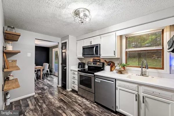 Front Royal, VA 22630,451 LAKESIDE DR