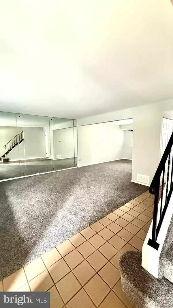 Clementon, NJ 08021,1756 HYBRID PL