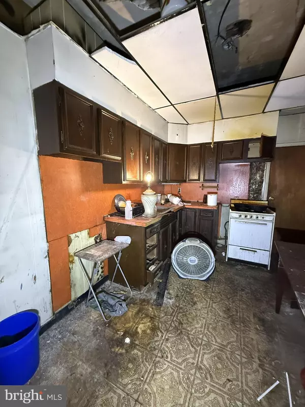 Philadelphia, PA 19132,2445 N GARNET ST