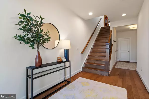 Ashburn, VA 20147,20287 SAVIN HILL DR