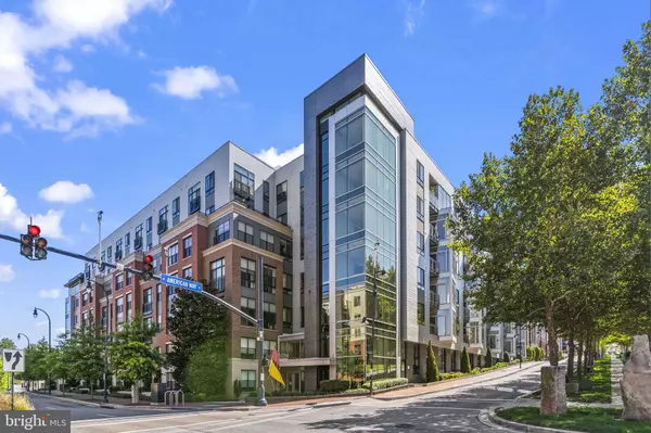 Oxon Hill, MD 20745,145 RIVERHAVEN DR #359