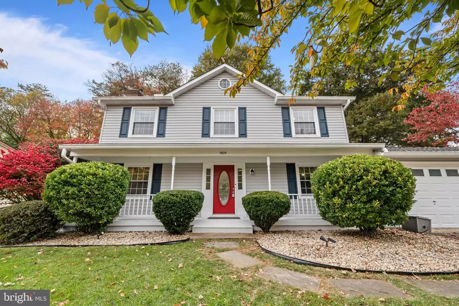 909 ASHBURN ST, Herndon, VA 20170