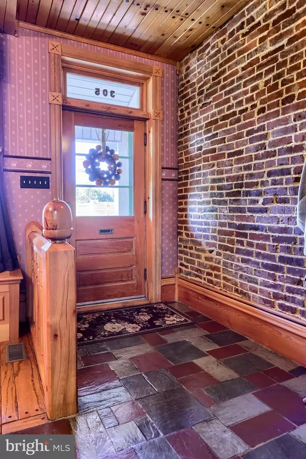 Columbia, PA 17512,305 N 7TH ST