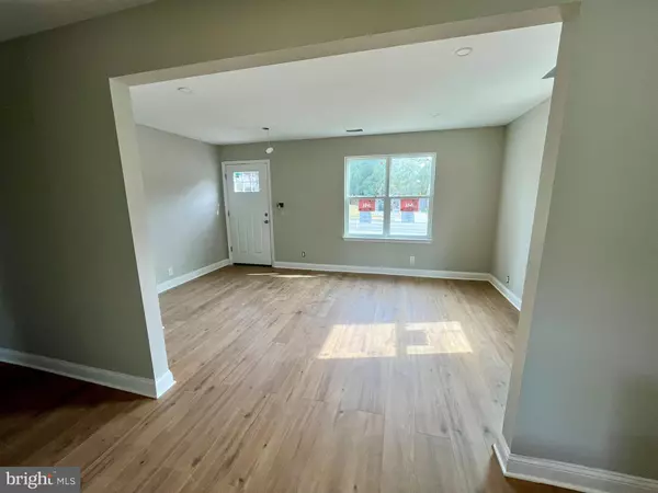 Lindenwold, NJ 08021,104 W PARK AVE