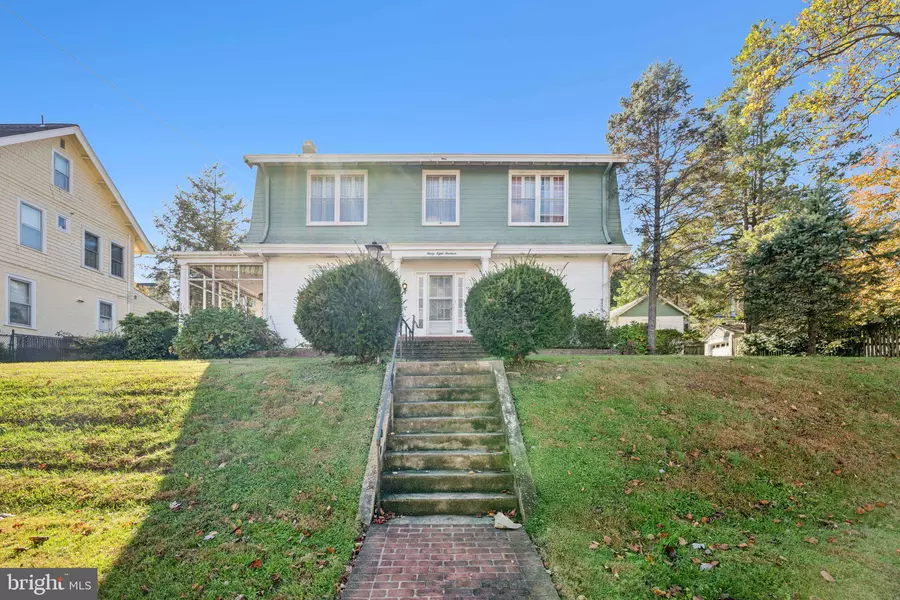 3814 KANAWHA ST NW, Washington, DC 20015