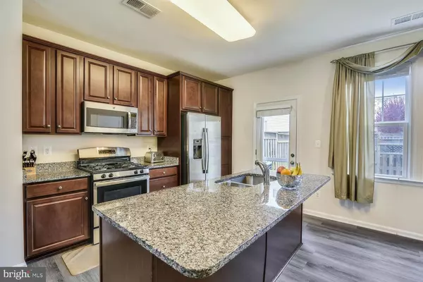 Aldie, VA 20105,24641 GREYSTEEL SQ