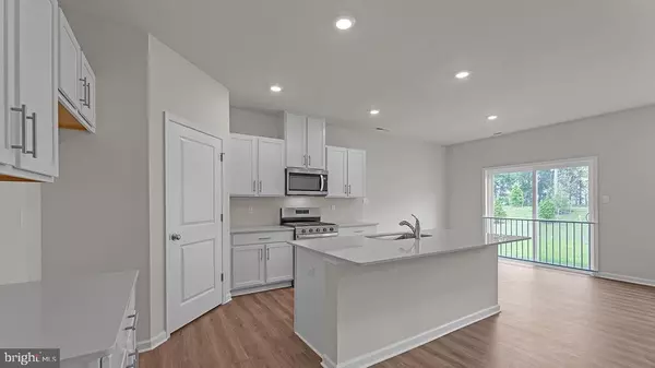 Bayville, NJ 08721,8 DAHLIA CT