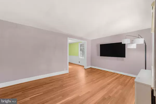 Carneys Point, NJ 08069,292 C ST