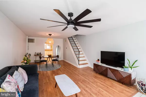 Philadelphia, PA 19147,1329 S CLARION ST