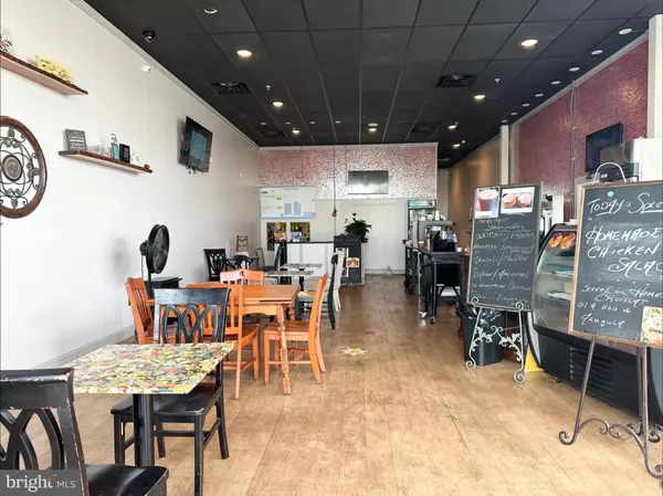 Swedesboro, NJ 08085,120 CENTER RD #101
