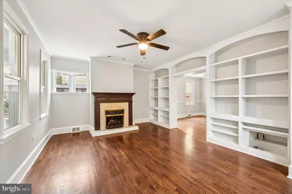 Glenolden, PA 19036,40 E KNOWLES AVE