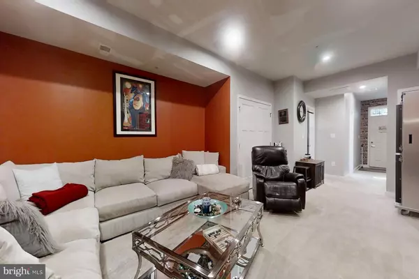 Washington, DC 20032,950 MISSISSIPPI AVE SE