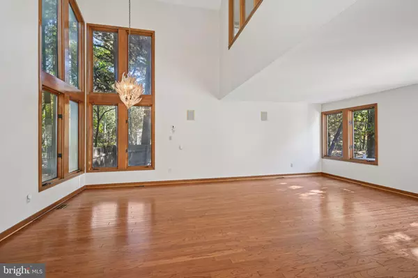 Marlton, NJ 08053,12 N COUNTRY LAKES DR