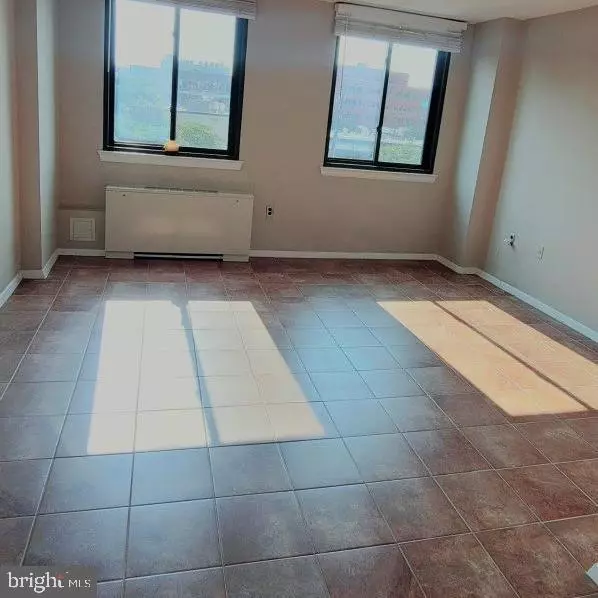 801 N PITT ST #306, Alexandria, VA 22314