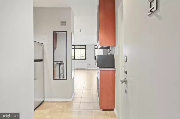 Alexandria, VA 22314,801 N PITT ST #306