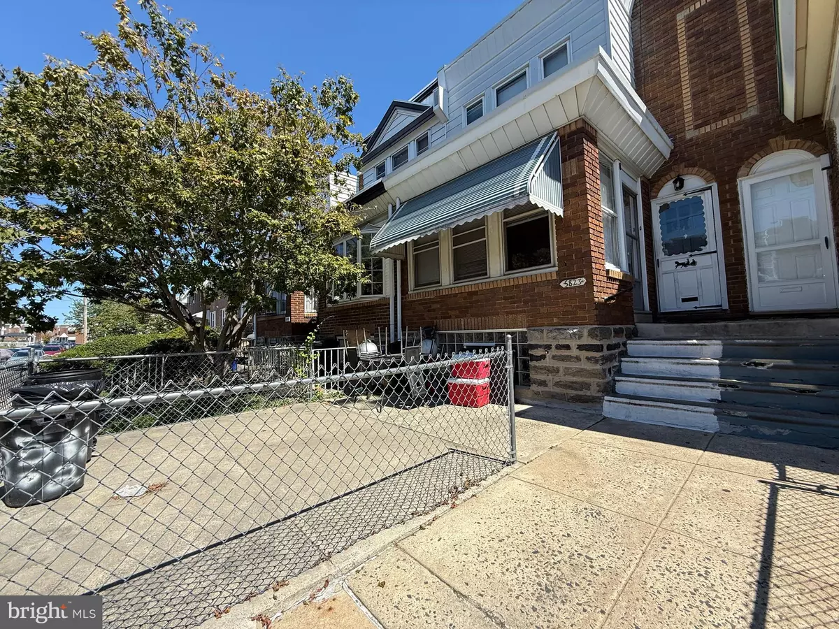 Philadelphia, PA 19149,5823 AKRON ST