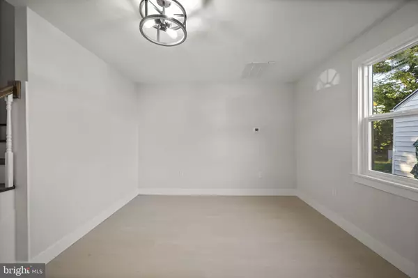 Baltimore, MD 21221,821 S WOODLYNN RD