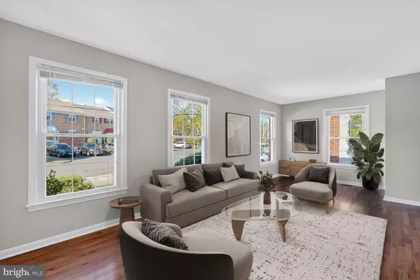 Alexandria, VA 22315,7137 LAKE COVE DR