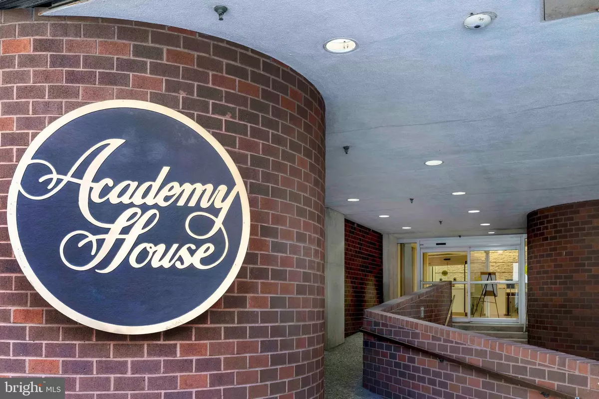 Philadelphia, PA 19102,1420 LOCUST ST #11C