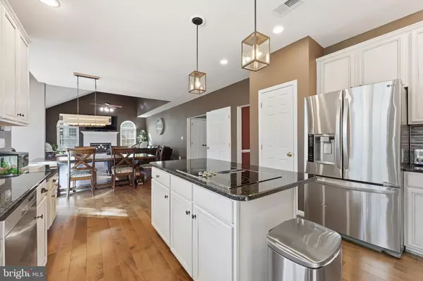 Chantilly, VA 20152,25466 CHAMBERS DR