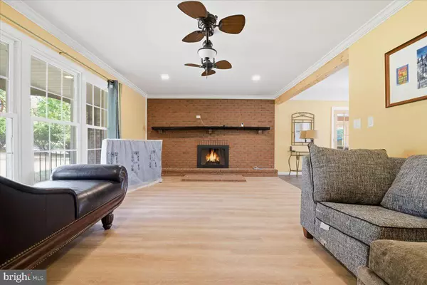 Effort, PA 18330,1040 STATE RD