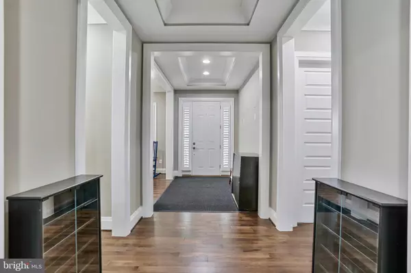 Aldie, VA 20105,41221 BLUE OAT CT