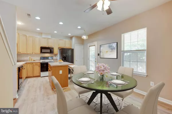 Elkridge, MD 21075,7025 WATER OAK RD #35