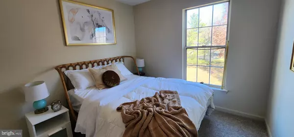 Woodbridge, VA 22192,2076 BOWLINE LOOP