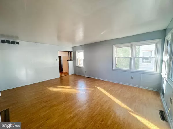 Bellmawr, NJ 08031,1038 ALCYON DR