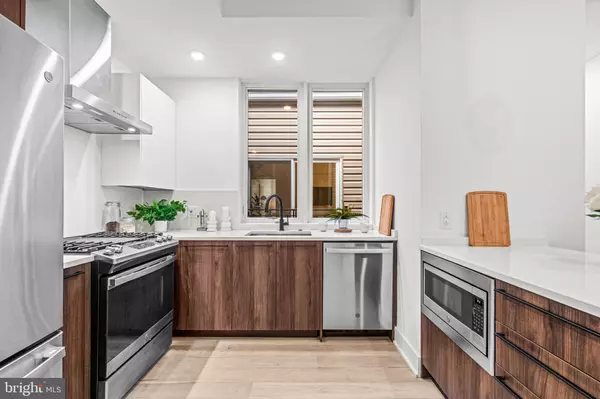 Philadelphia, PA 19146,1513 CHRISTIAN STREET #5