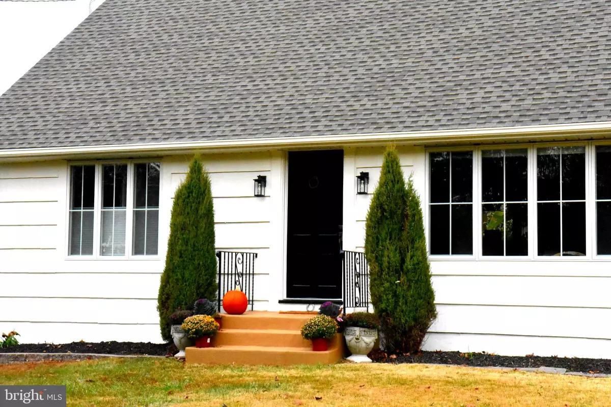 Ewing, NJ 08628,28 DELAWARE AVE